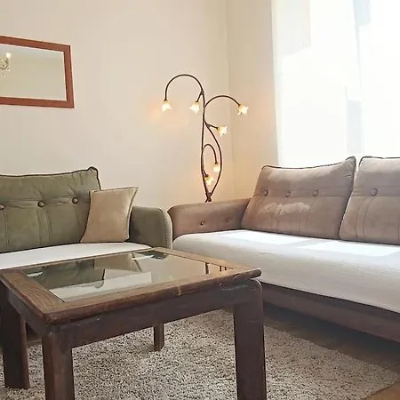 Private Apartment, Baba Tonka St דירה