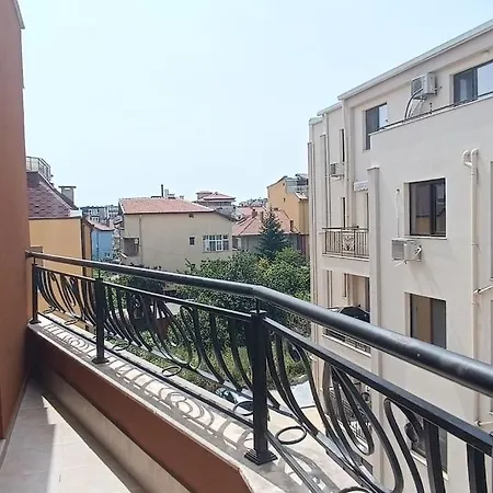 Private Apartment, Baba Tonka St بورغاس